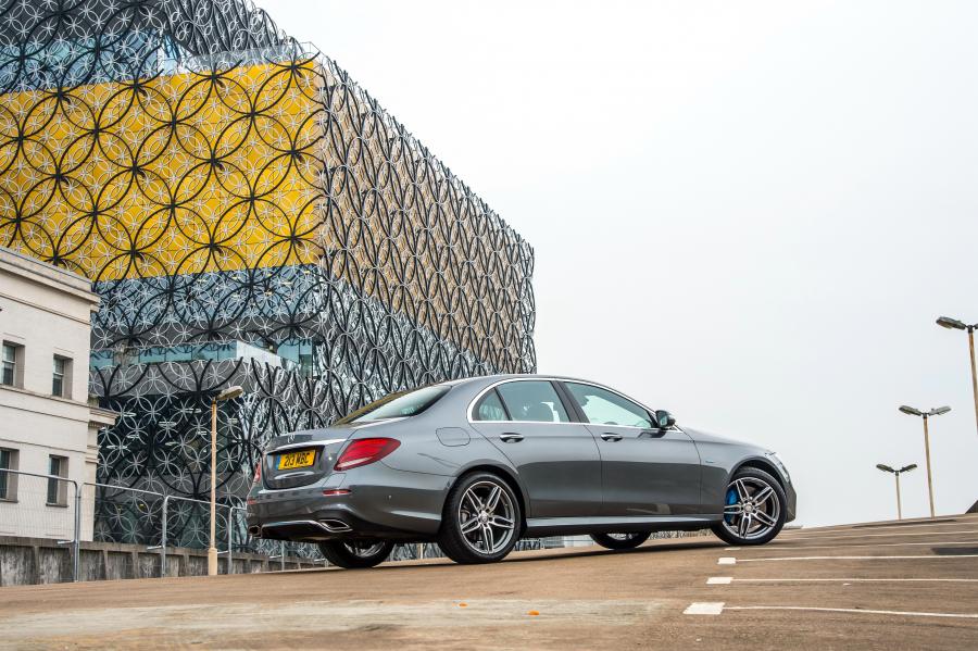  Mercedes-Benz E350 e AMG Line 2017 года  (UK) (фото 2 из 28)